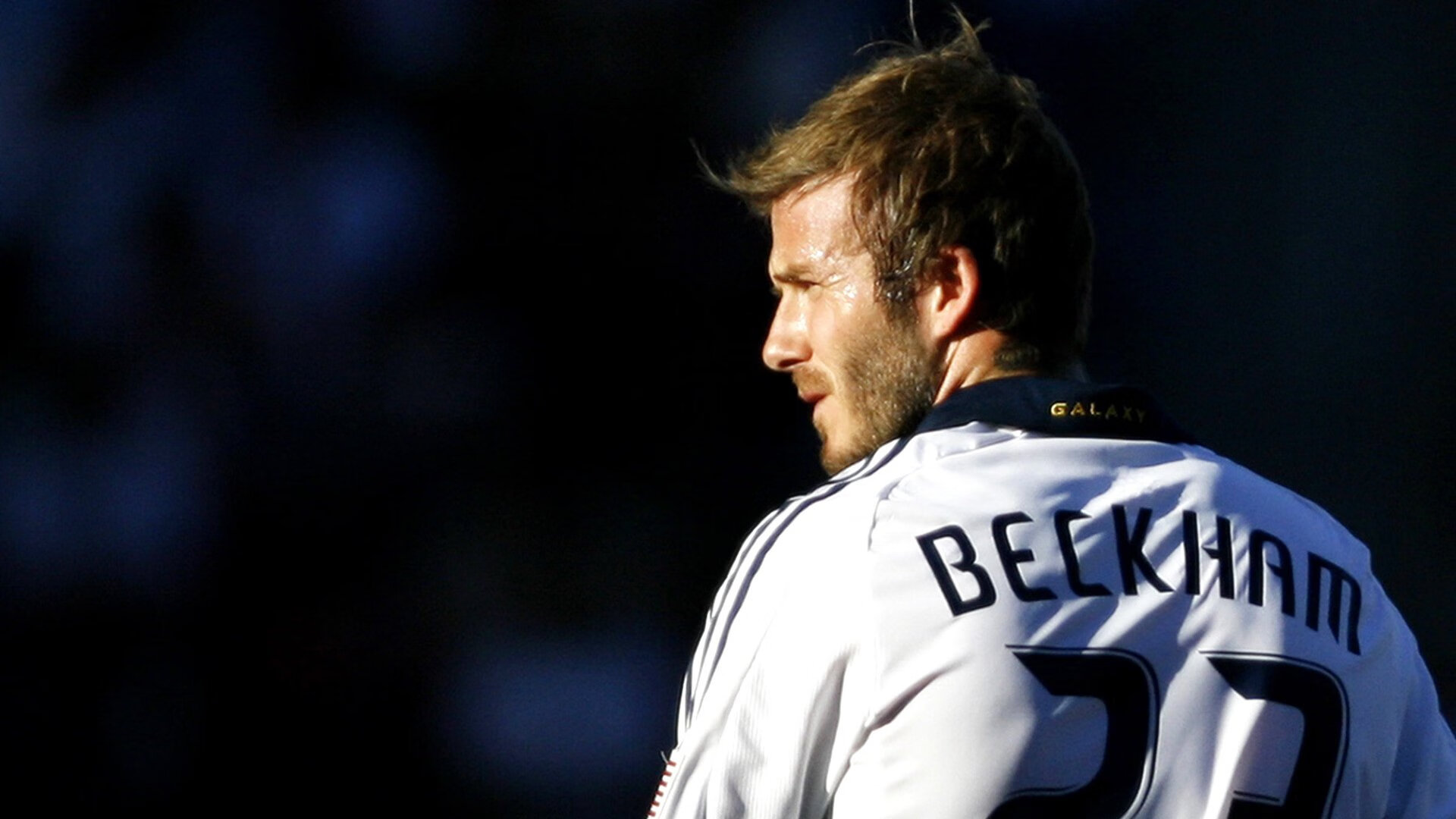 杜兰特三节低迷,火箭依靠多点进攻轻松取胜,杜兰特伤退勇士胜火箭